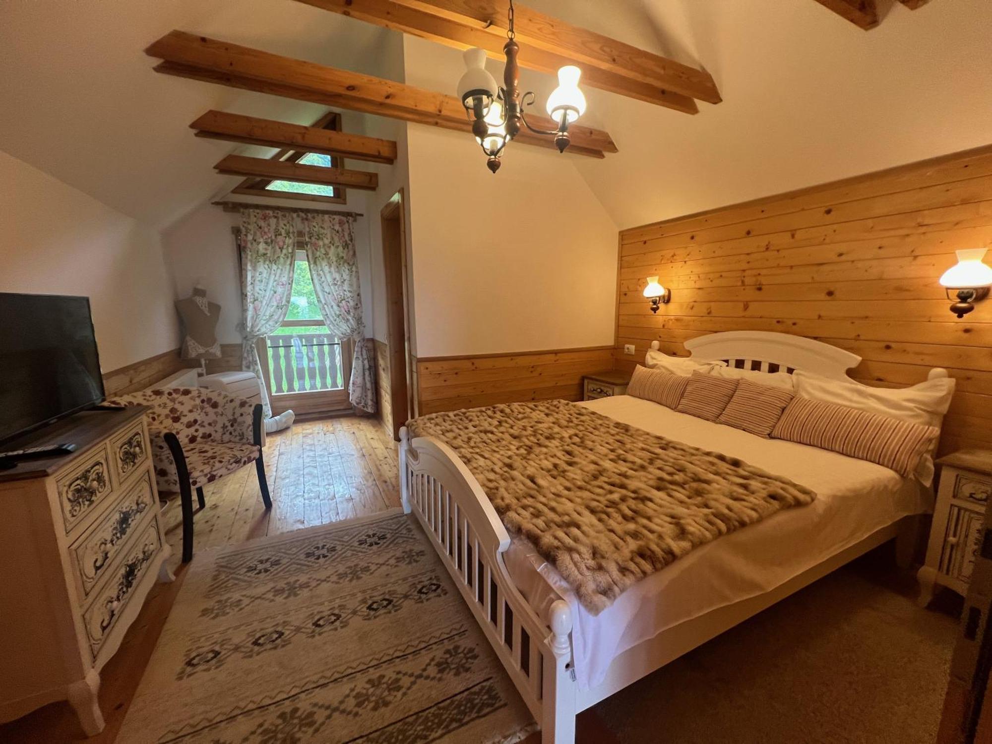 Carpathian Log Home Бран Экстерьер фото